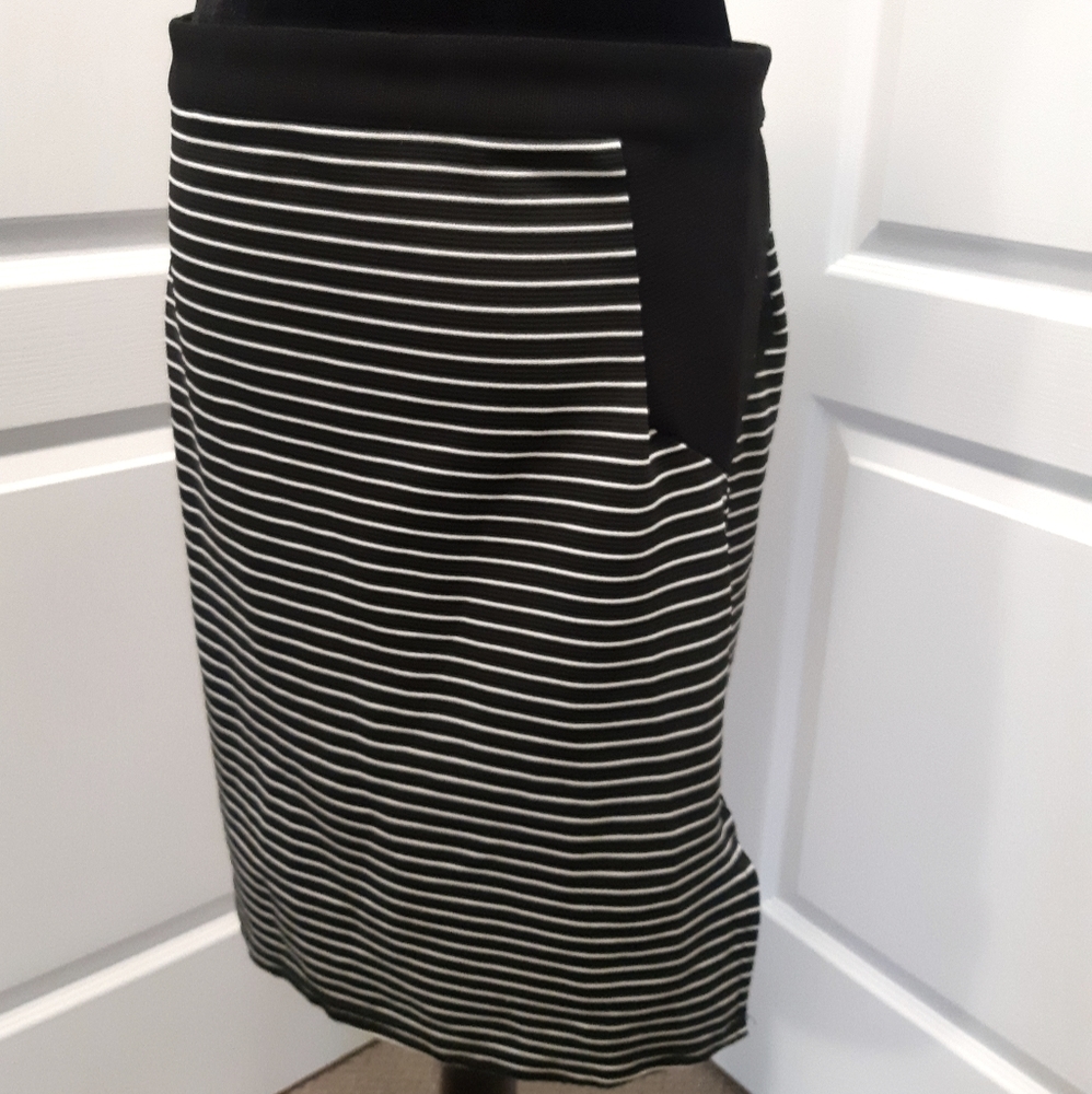 Black Striped Elastic Skirt